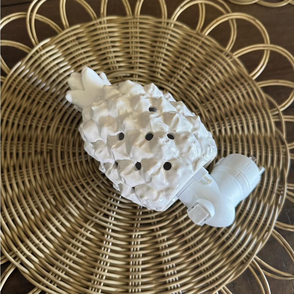 Scentsy Hospitality Nightlight wax warmer